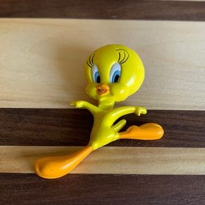 Vintage 1996 Tweety Bird Pin